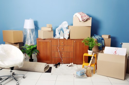 Short-term storage facility in Hainault with secure and accessible units