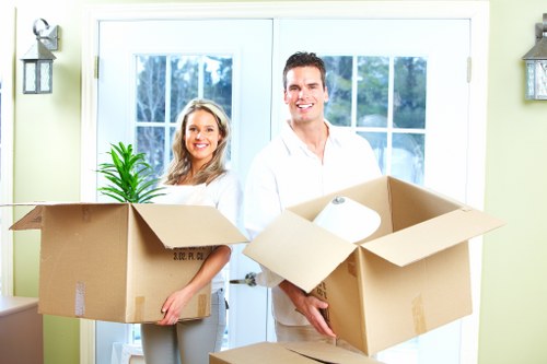 Professional movers handling a compact relocation in Hainault